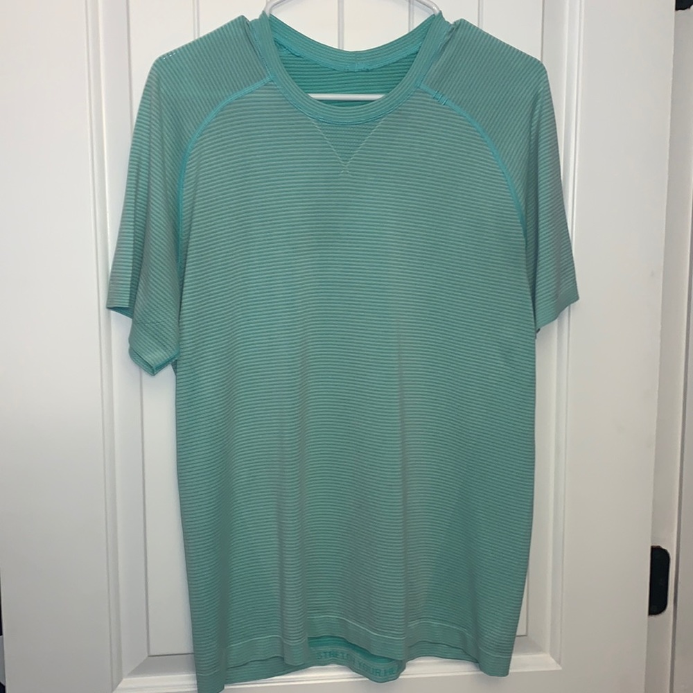 Lululemon shirt Sz M